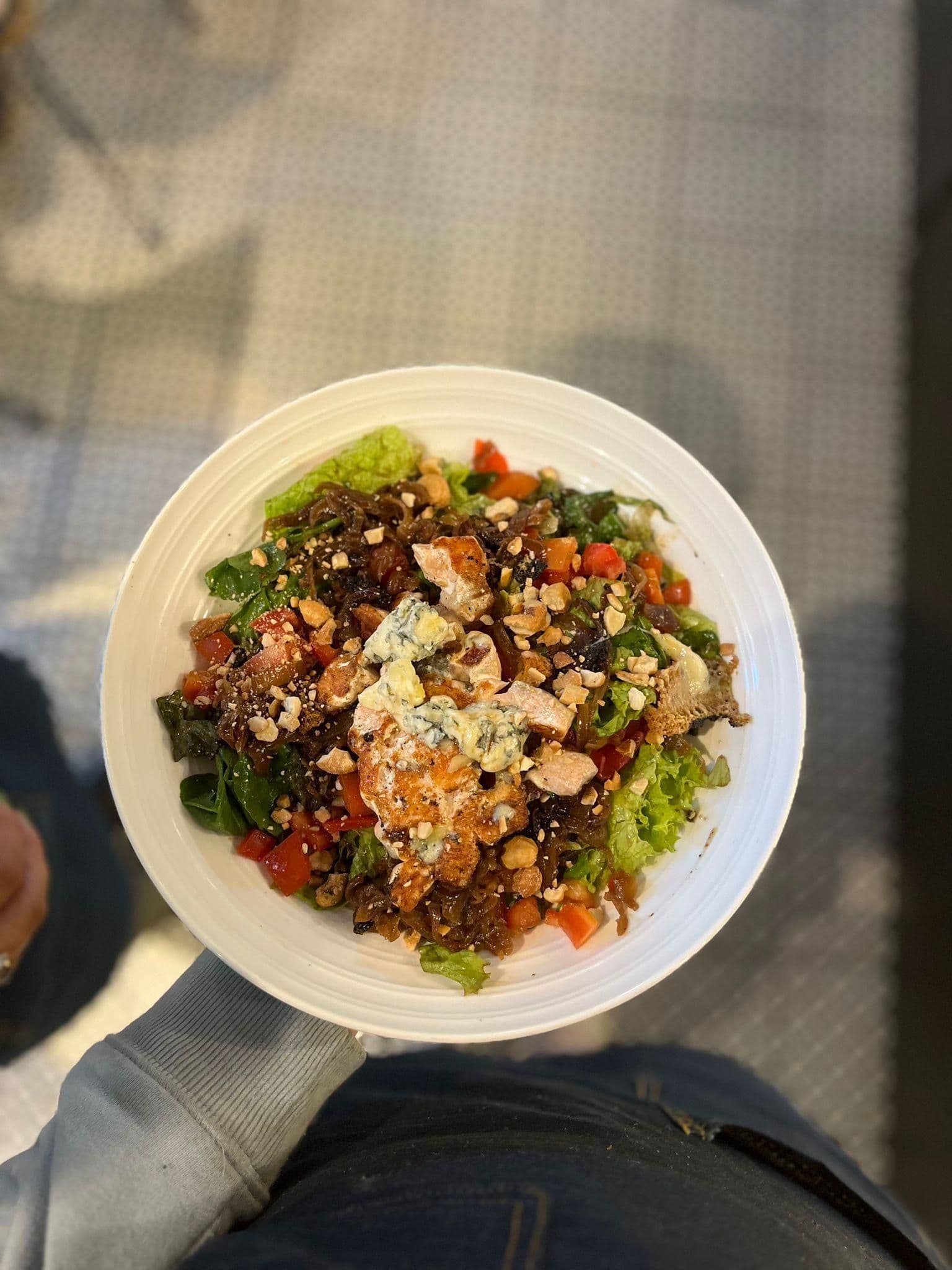 Imagen de Ensalada de salmón grillado