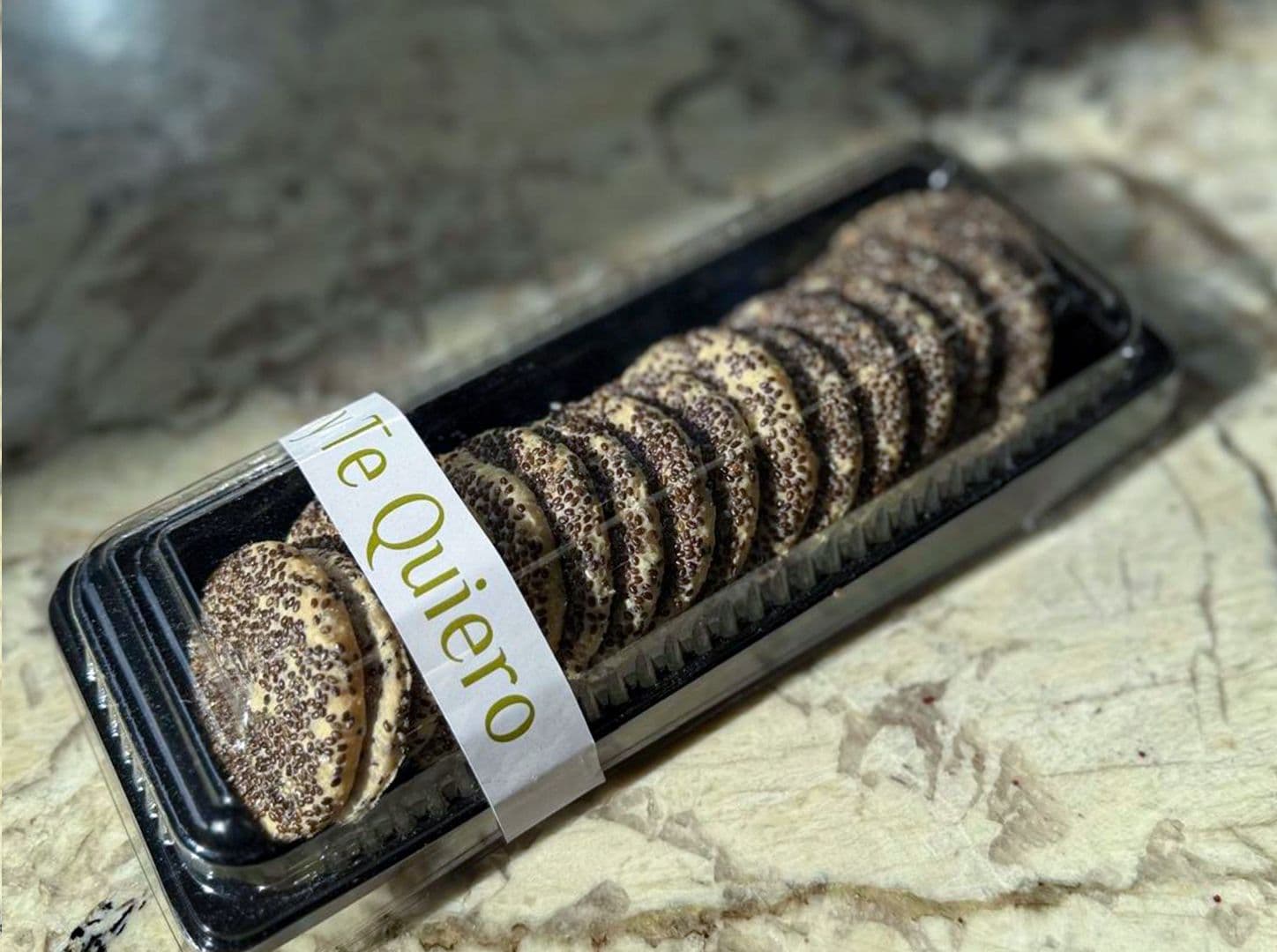 Imagen de Estuche de galletas de amapola